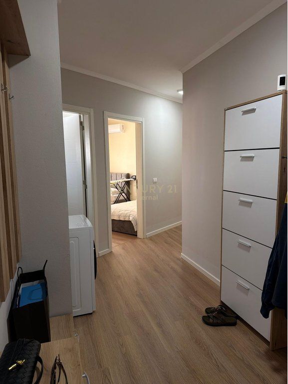 Mine Peza - Jepet 2+1 Luxury Prane Prokurorise Pallat i 2024 750 € /Muaj