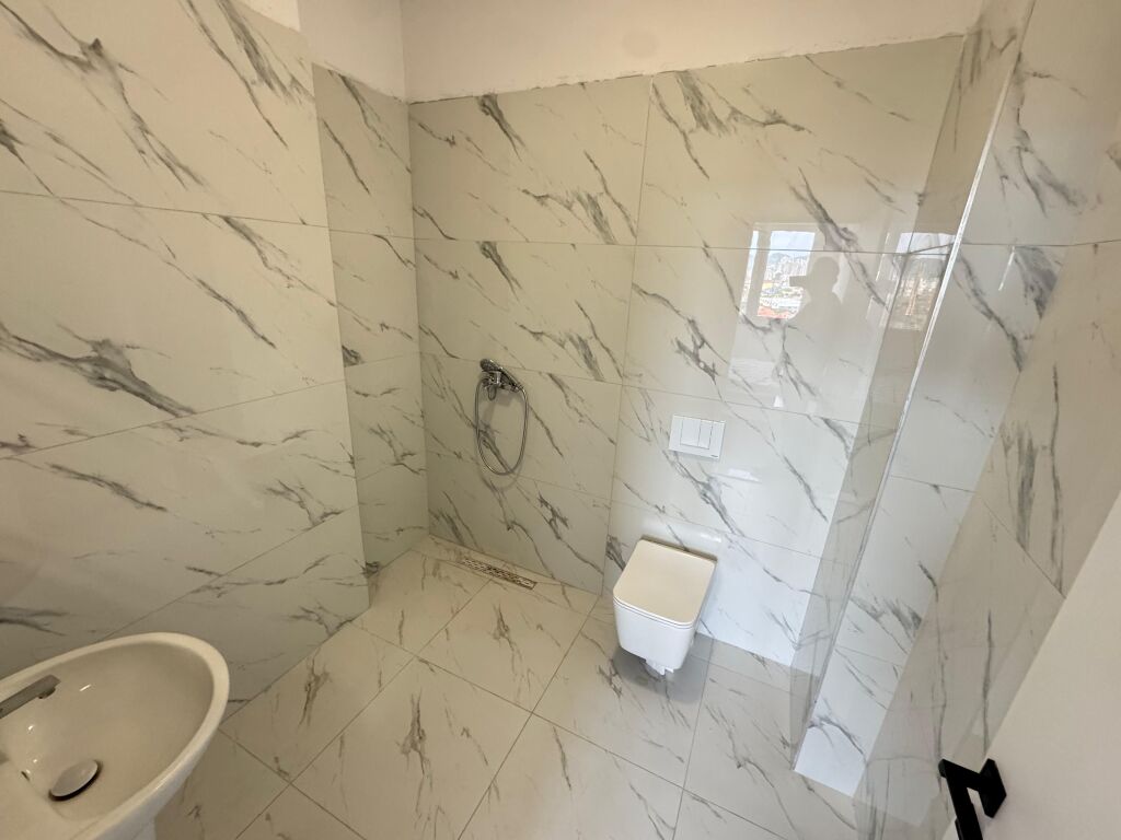 🏢 Jepet me Qera Apartament 2+1+2 📍Paskuqan,white palace💶 Çmimi: 500 Euro / muaj