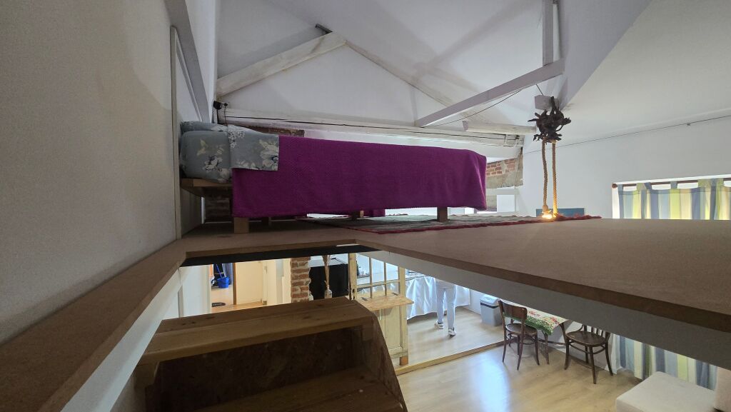 Tirana, monolocale 1+1 in affitto, 1° piano, 50 m², 550 € (Centro)