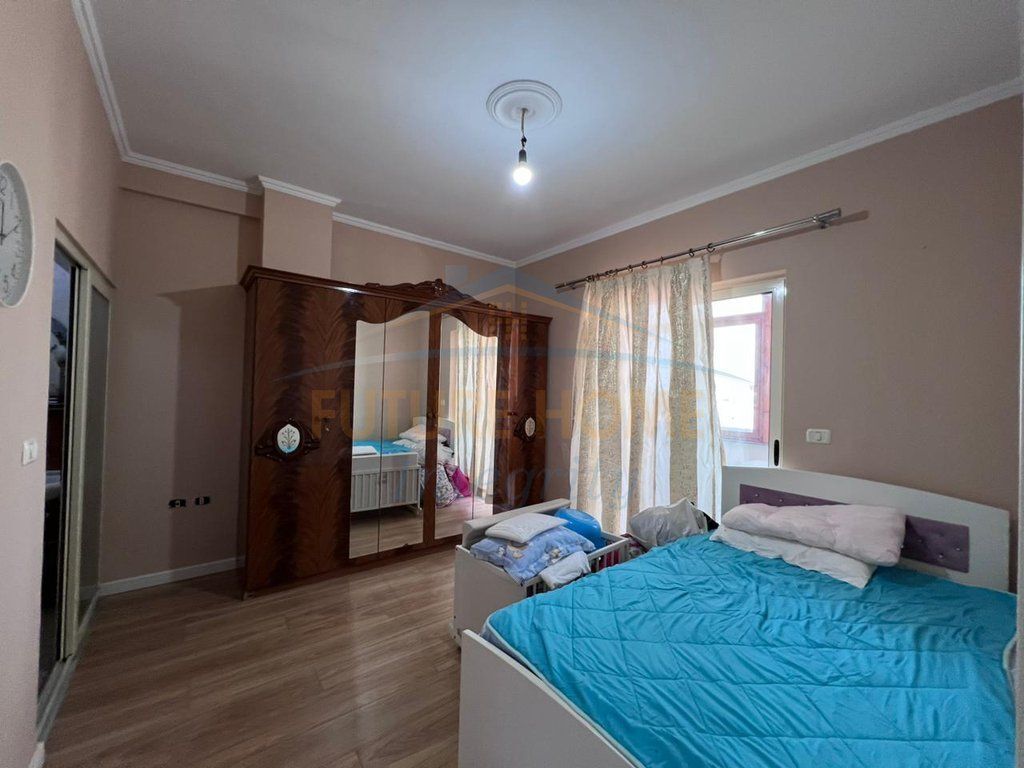 Qera, Apartament 2+1, Xhamllik, Tiranë.