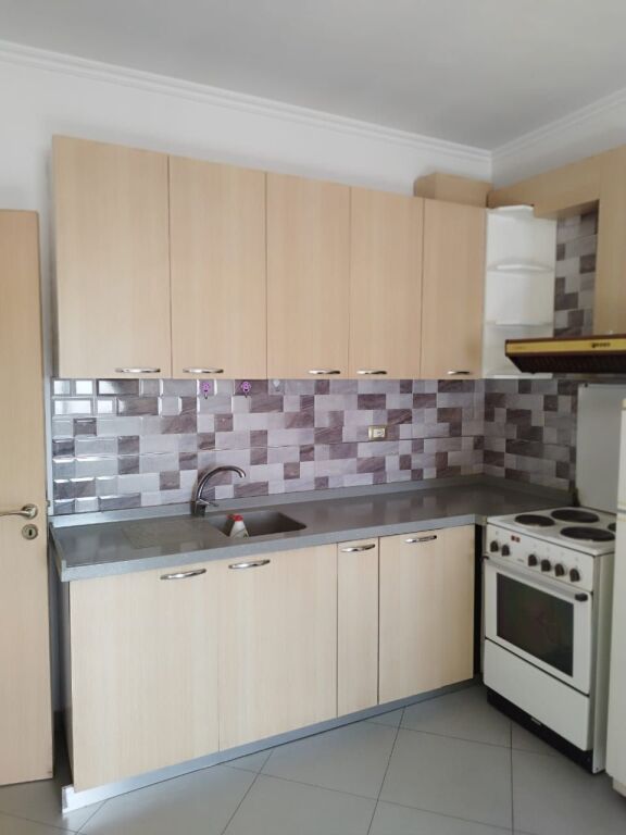 Tirane, apartment 1+1 for rent, 3rd floor, 64 m² 400 €