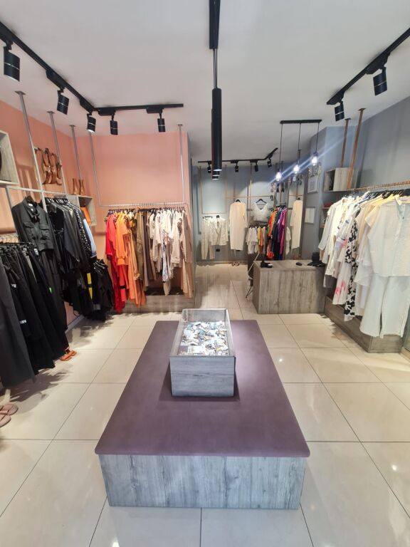 SHOP FOR RENT ON BARDHYL STREET