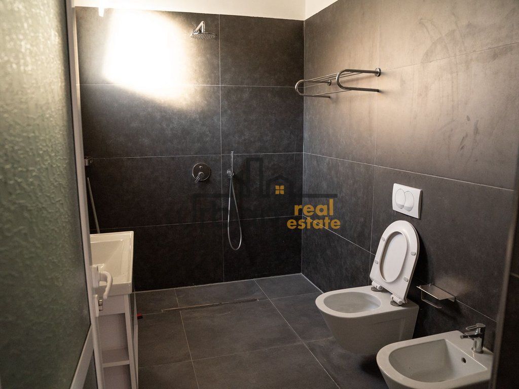 For sale, Villa, Bërzhitë, Tirana - 600000€ | 2500 m²