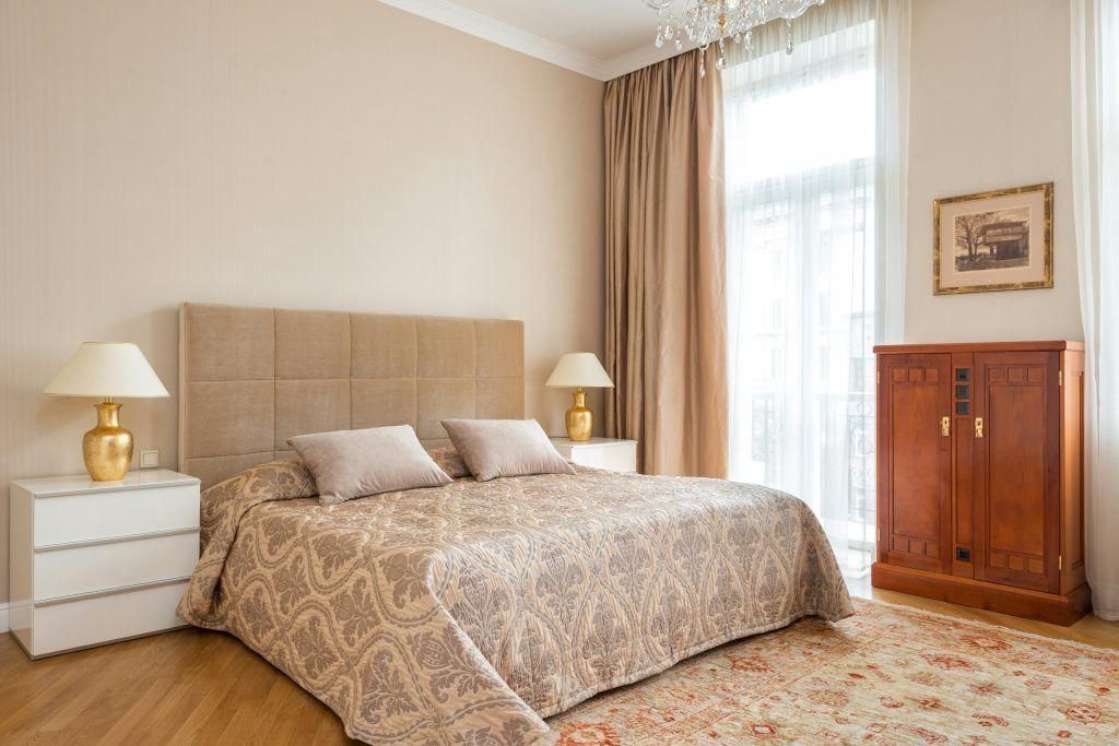Durres Street, near the center, apartment 1+1 for rent.
