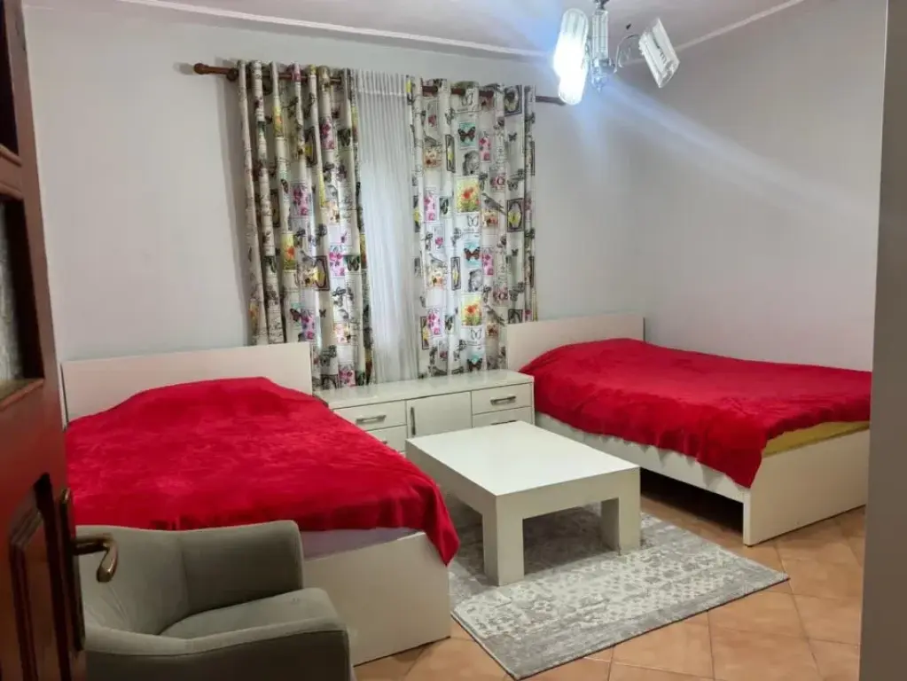 Rent | Shtëpi private 2 + 1 | Allias | 500 €/month