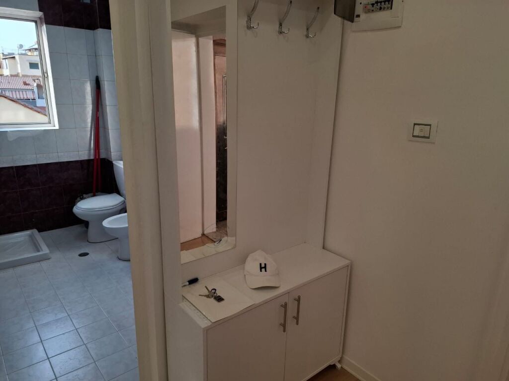 Jepet Me Qera Apartament 1+1+1 Ballkon