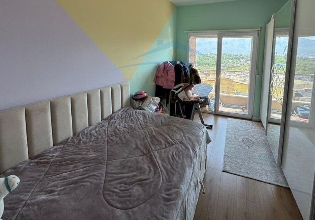 Qera, Apartament 2+1+2 + 2 Poste Parkimi, Liqeni i Thatë ,Tirane .