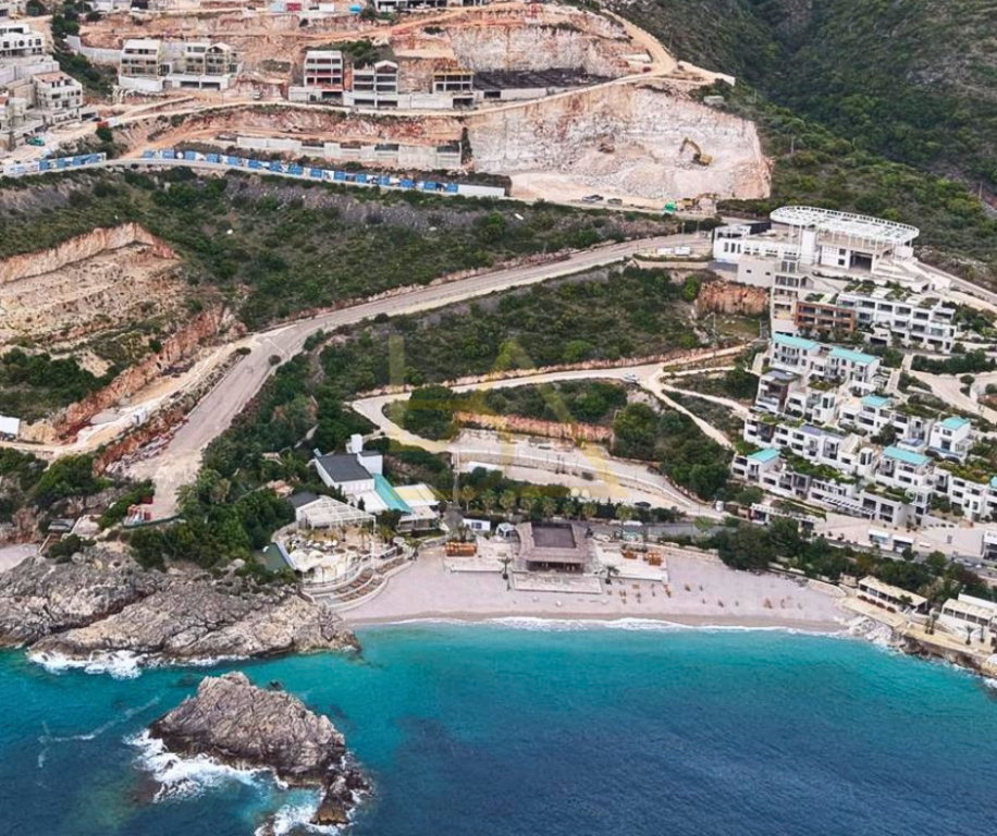 Shitet Apartament – Folie Village, Jalë