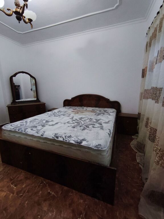 Apartament 65 m² plotësisht i mobiluar me ballkon në Durrës (Zona e Plazhit)