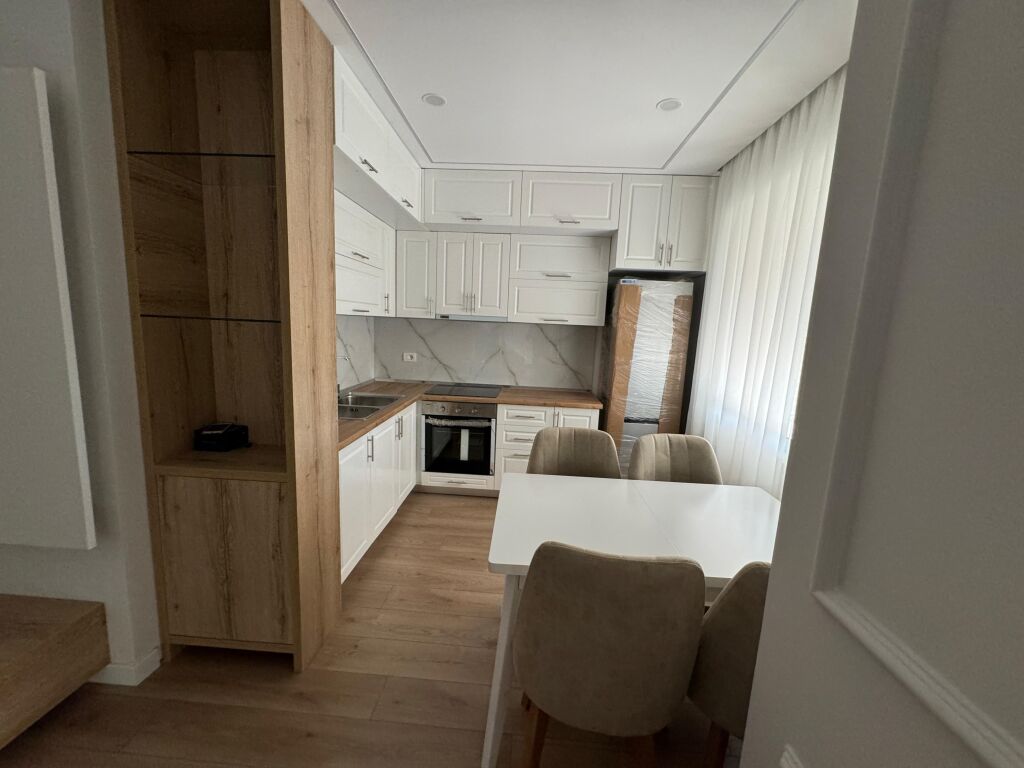Apartament 2+1 për shitje "Uji Ftohte" Vlore pranë Le Pallazine