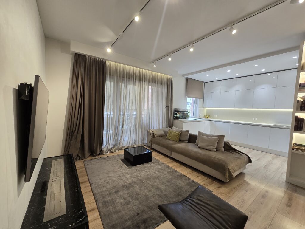 Super appartamento 3+1+2+ veranda in vendita nel Complesso Delijorgji