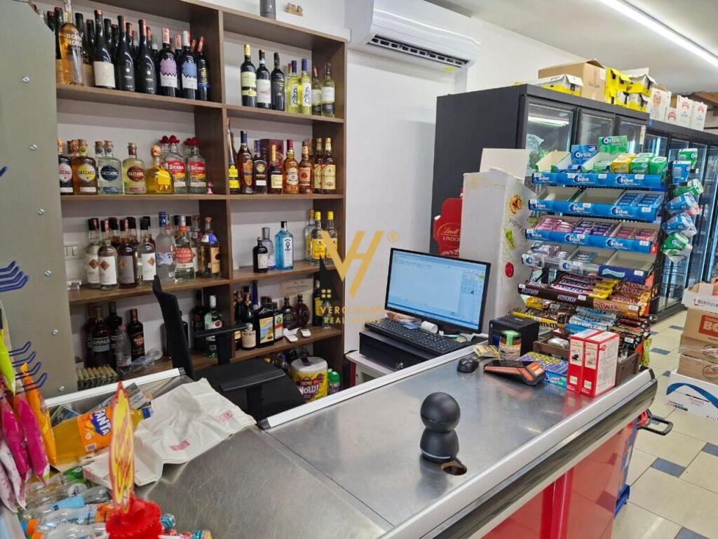 JEPET DYQAN 134 M2 ME QIRA TE MYSLYM SHYRI 1.500 EURO