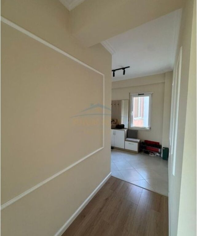 Qera, Apartament 2+1+2 + 2 Poste Parkimi, Liqeni i Thatë ,Tirane .