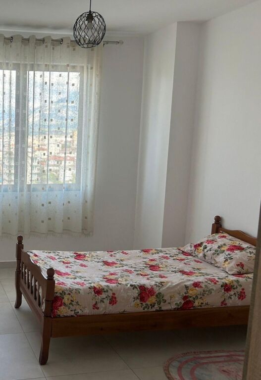 Shitet apartament 2+1 Kamez
