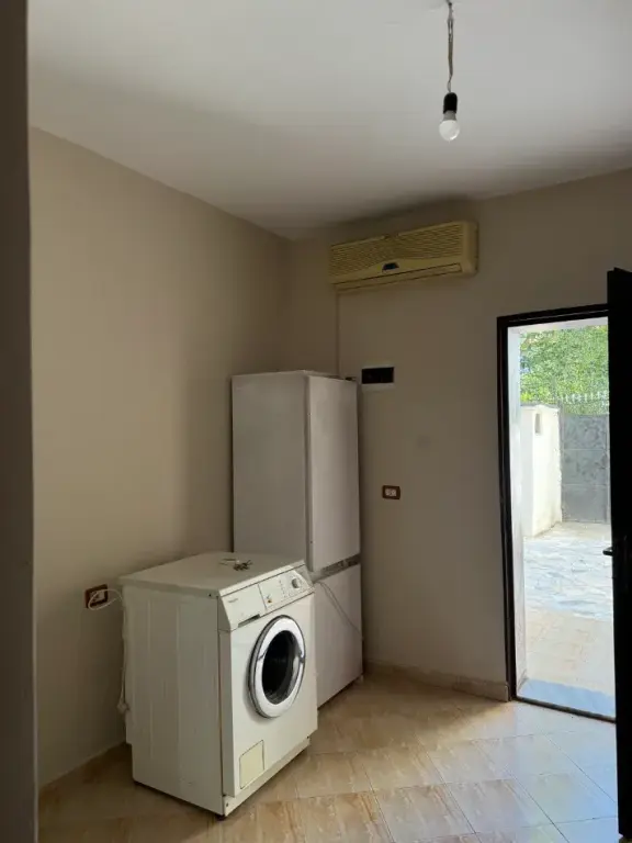 Rent | Shtëpi private 1 + 1 | Stadiumi Dinamo | 400 €/month