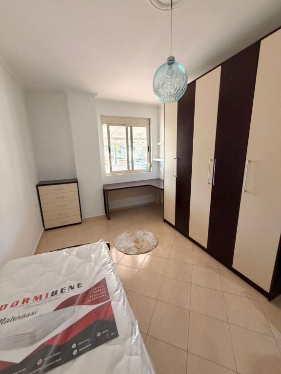 VENDESI APPARTAMENTO 3+1+2 VICINO AL MUSEO DEI MARTIRI, DURRËS