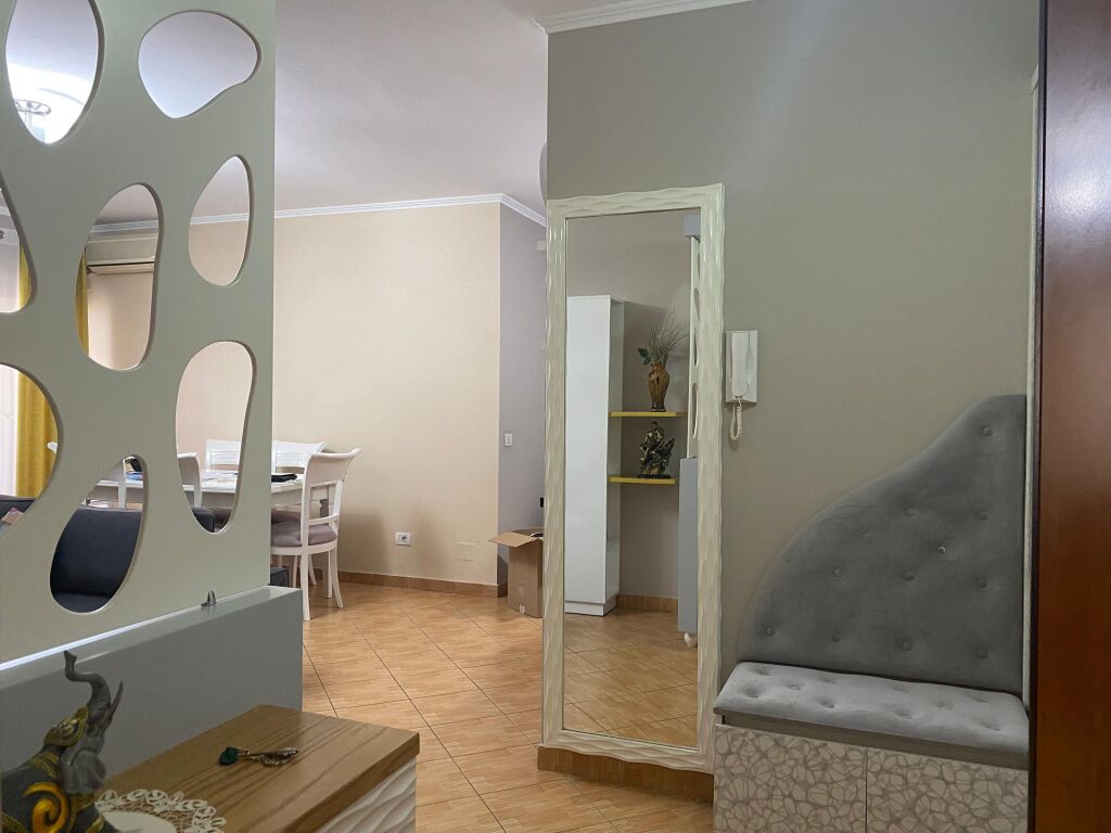 Jepet Me Qera Apartament 2+1+2 Tualete + 1 Ballkon