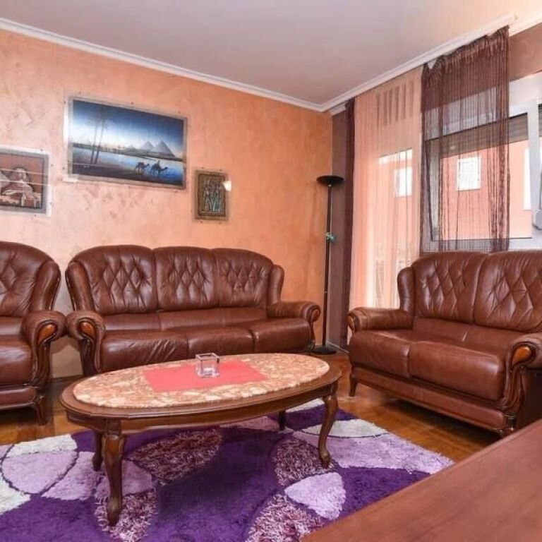 Durres Street, near the center, apartment 1+1 for rent.