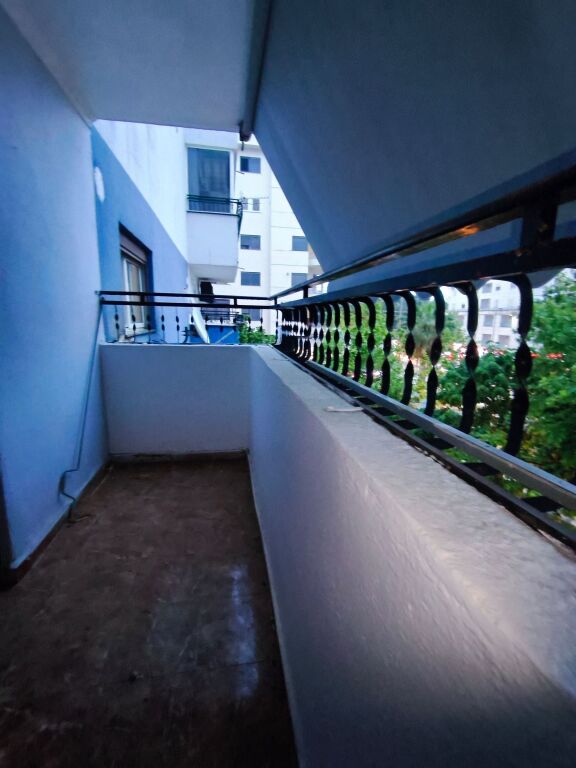 Apartament 65 m² plotësisht i mobiluar me ballkon në Durrës (Zona e Plazhit)