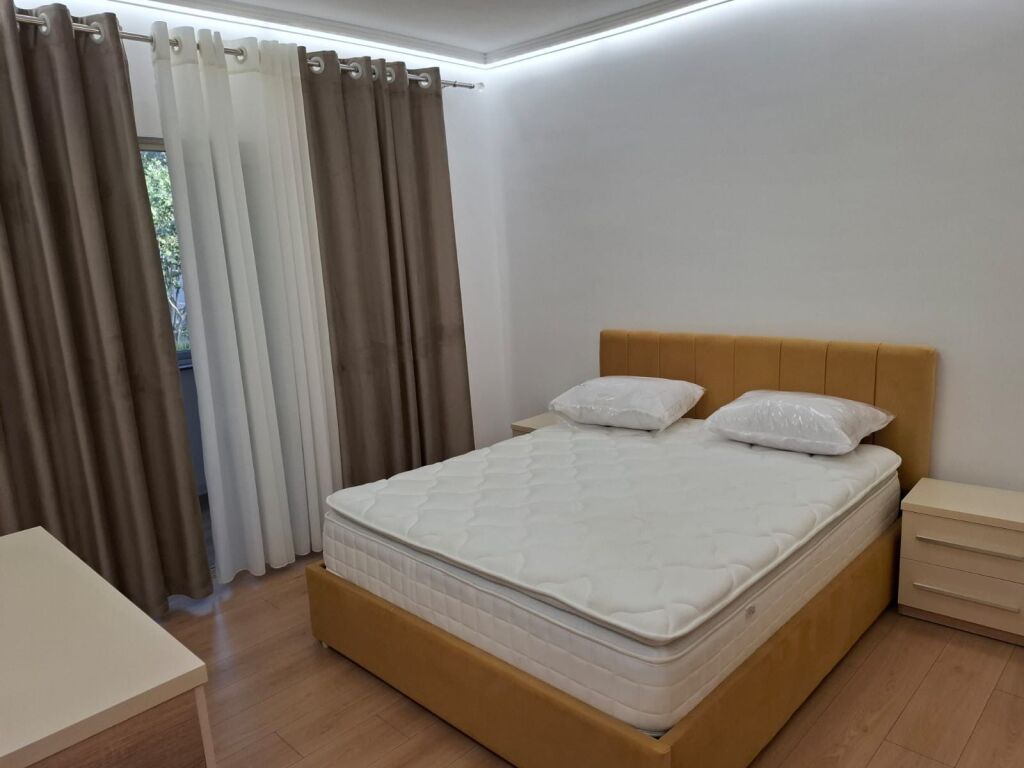 For rent 1+1 Train Station at the Dispensary 550 thousand lek