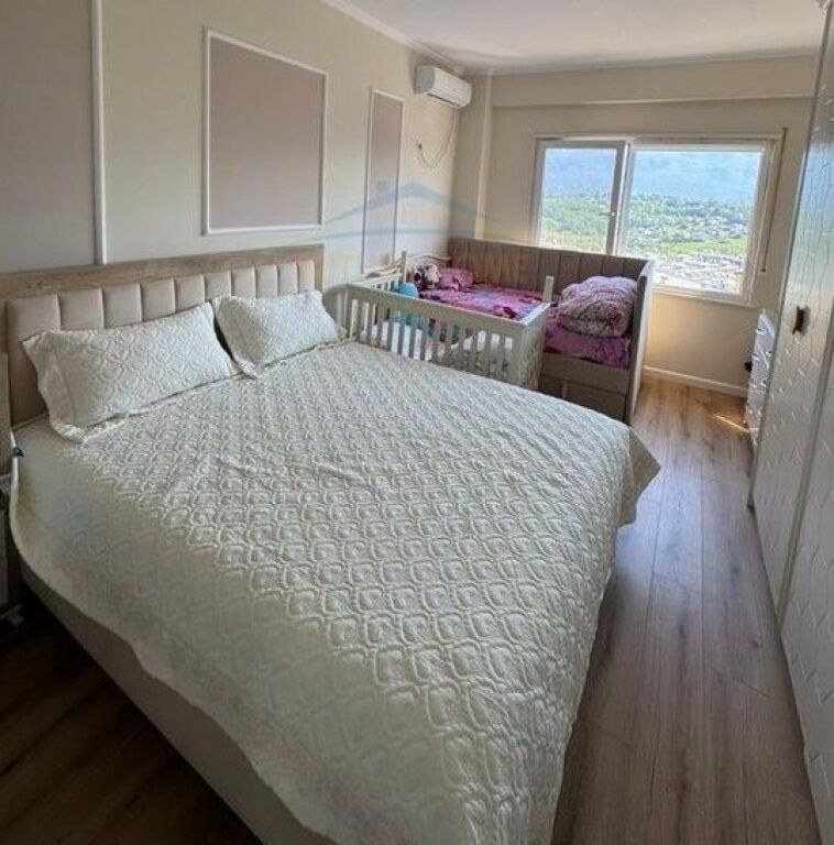 Qera, Apartament 2+1+2 + 2 Poste Parkimi, Liqeni i Thatë ,Tirane .