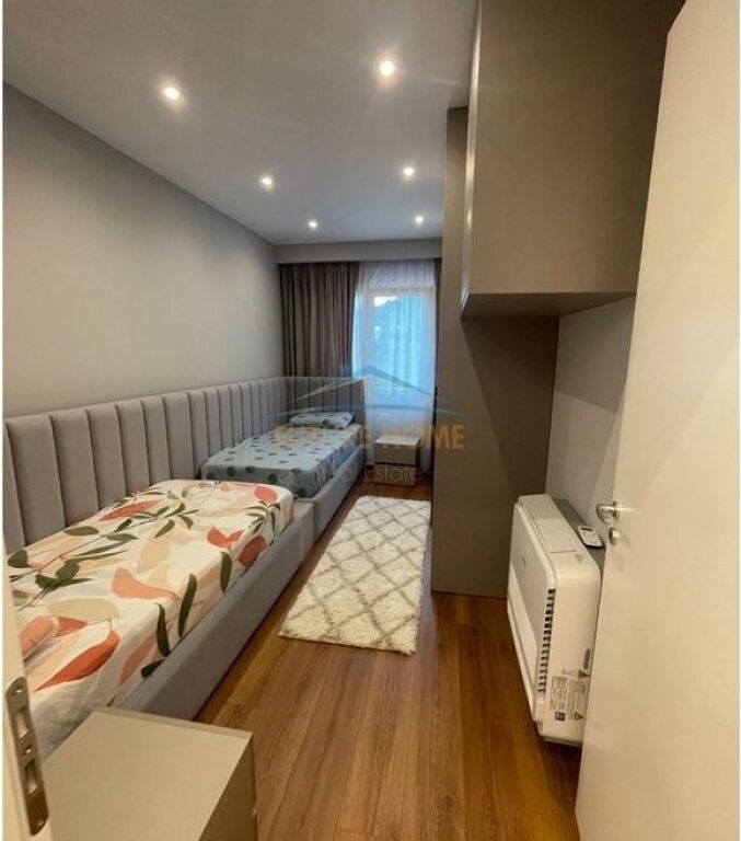 Shitet, Apartament 2+1+2, Kodra e Diellit, Tiranë