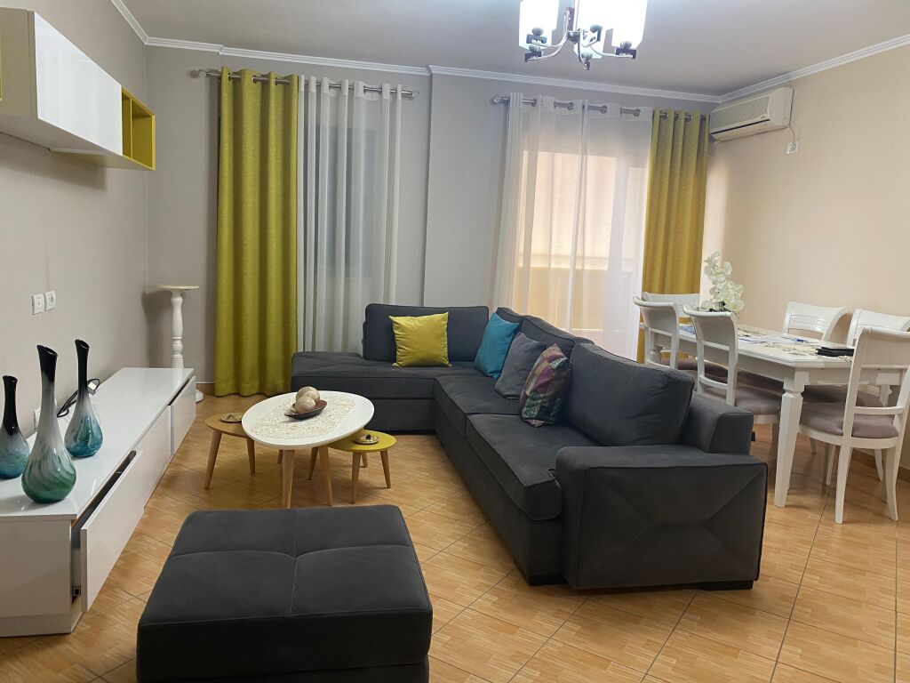 Jepet Me Qera Apartament 2+1+2 Tualete + 1 Ballkon
