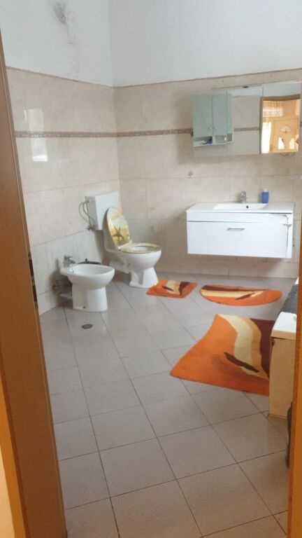 Affitto | Shtëpi private 1 + 1 | Tregu Elektrik | 450 €/mese