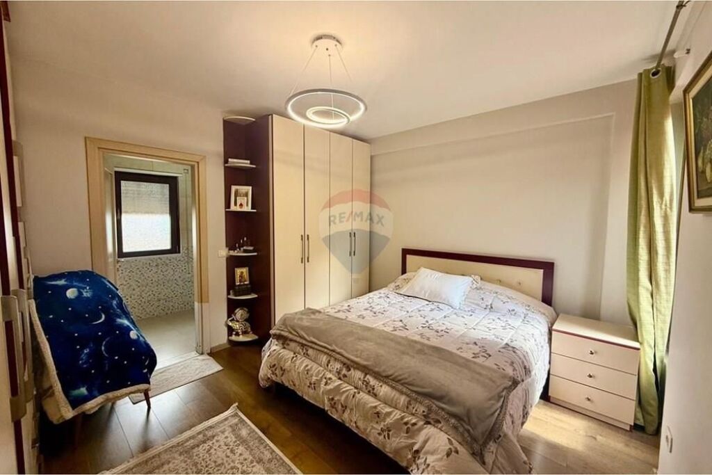 Shitet apartament 3+1+2 Kopshti Botanik