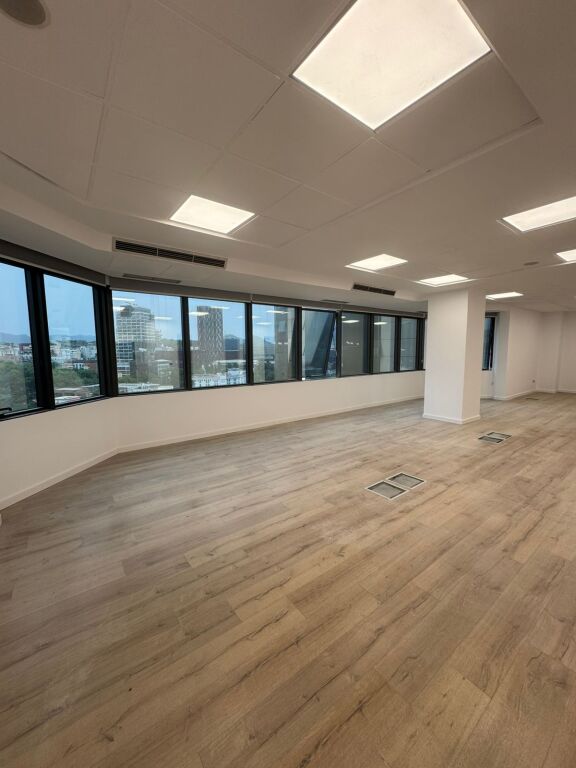 OFFICE FOR RENT IN THE CENTER