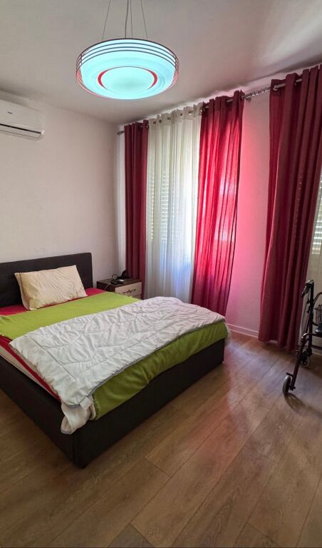 Shitet apartament 2+1+2wc Yzberisht