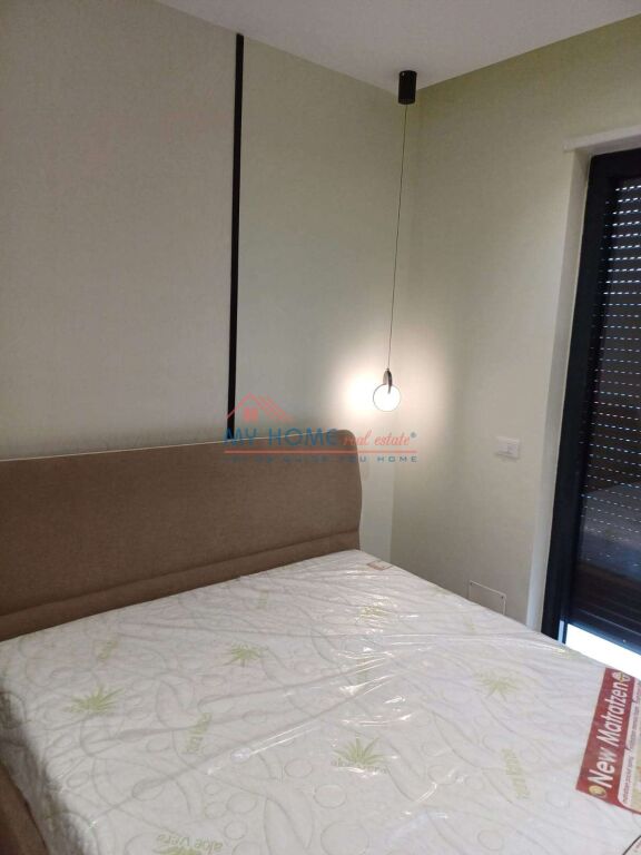 Apartament 1+1 + Post Parkimi me qera tek Stacioni i Trenit ne Tirane