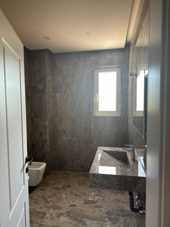 Apartament 2+1 për shitje "Uji Ftohte" Vlore pranë Le Pallazine