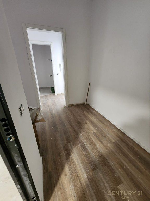 Apartament 2+1+2 për shitje tek Radisoni Liqeni i Thatë, Tiranë