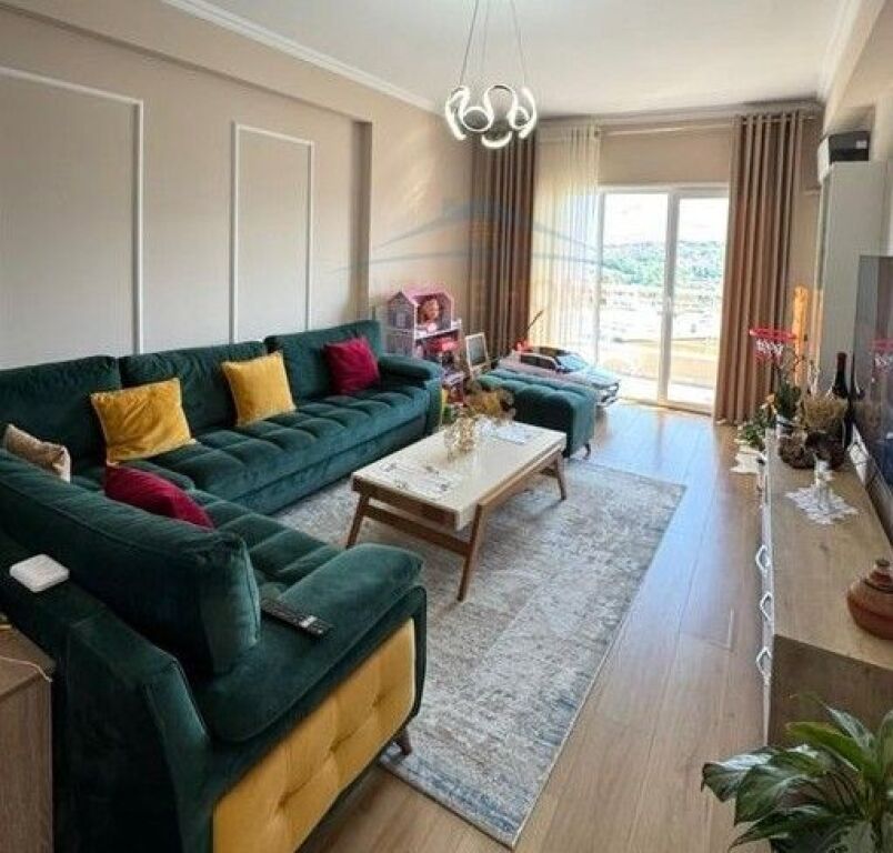 Qera, Apartament 2+1+2 + 2 Poste Parkimi, Liqeni i Thatë ,Tirane .