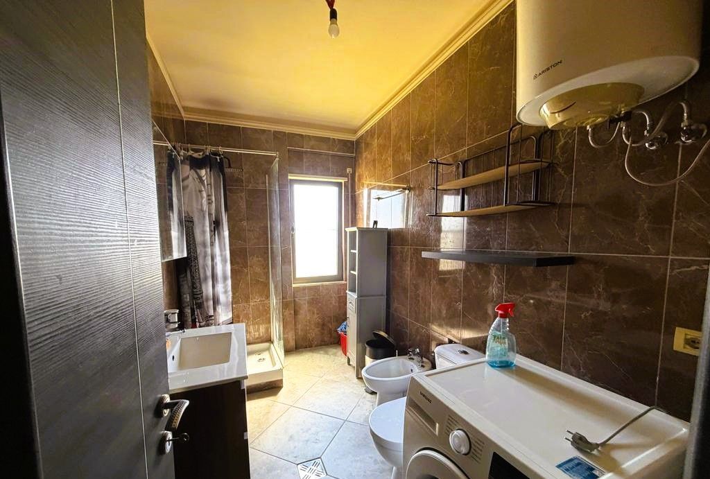 Qira, Apartament 1+1 Tek Liqeni i Thate