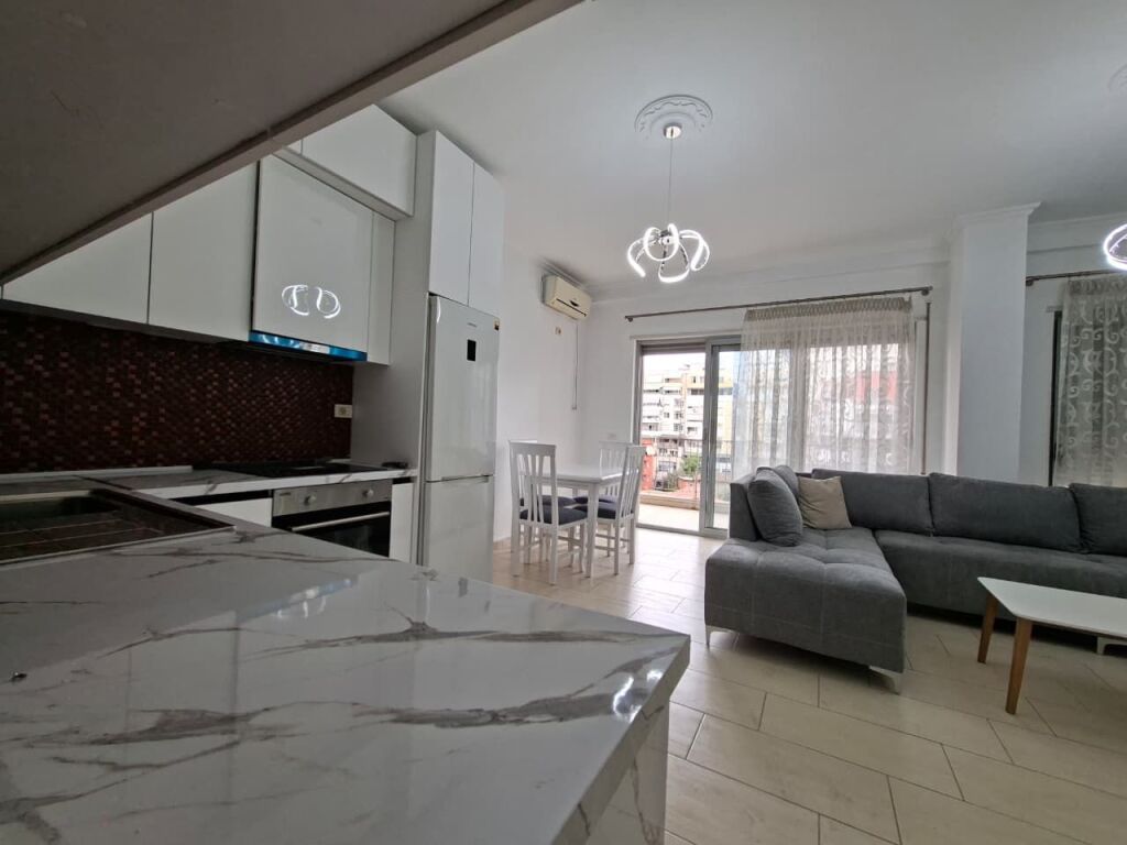 🏠 Me Qera: Super Apt. 1+1 &amp; 1 Bllk (📍Qendër - Rr. Kavajës)🔥 Super vendndodhje || 5 min nga Qendra | 80,000 Lekë / Muaj💶