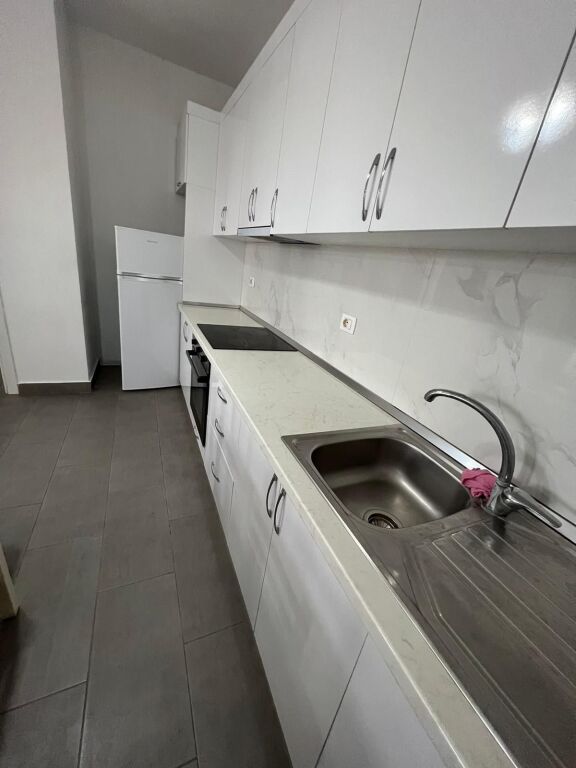🏡 Shitet apartament 2+1 në Kamëz – gati për banim!