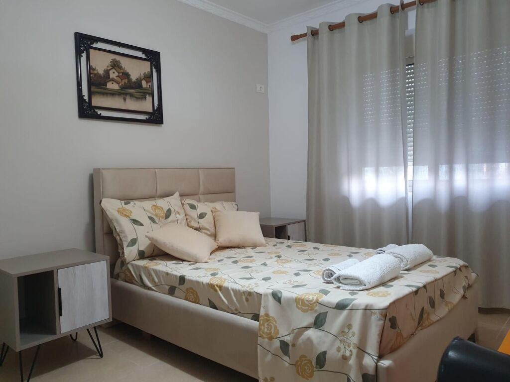 Qera | Apartament 2 + 1 | Rruga e Durrësit | 600 €/muaj