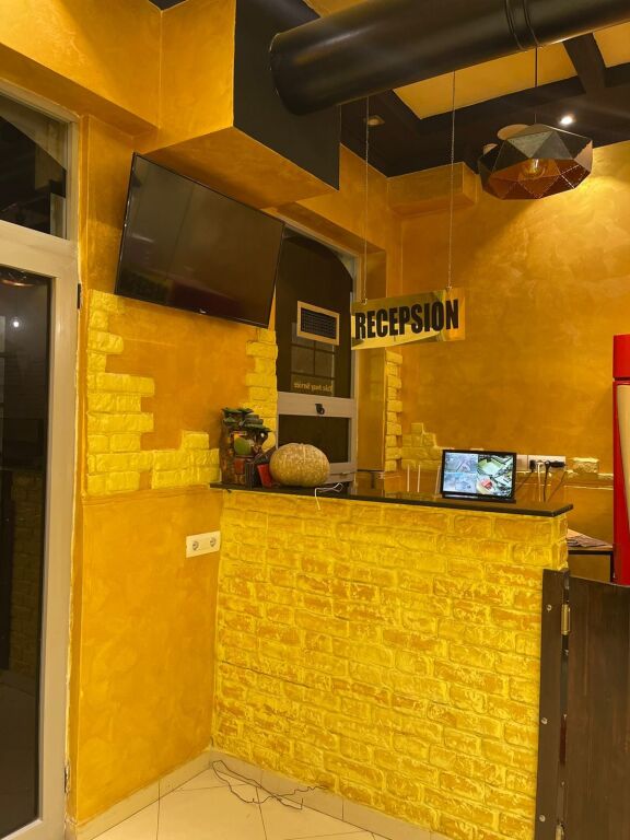 🔥 Jepet me Qera – Pizzeria Ready Business 🔥 400€/muaj   📍 Përballë Delijorgjit 📌 Rruga Stavri Themeli  🍕 Ambient modern dhe i investuar 📐 50 m²