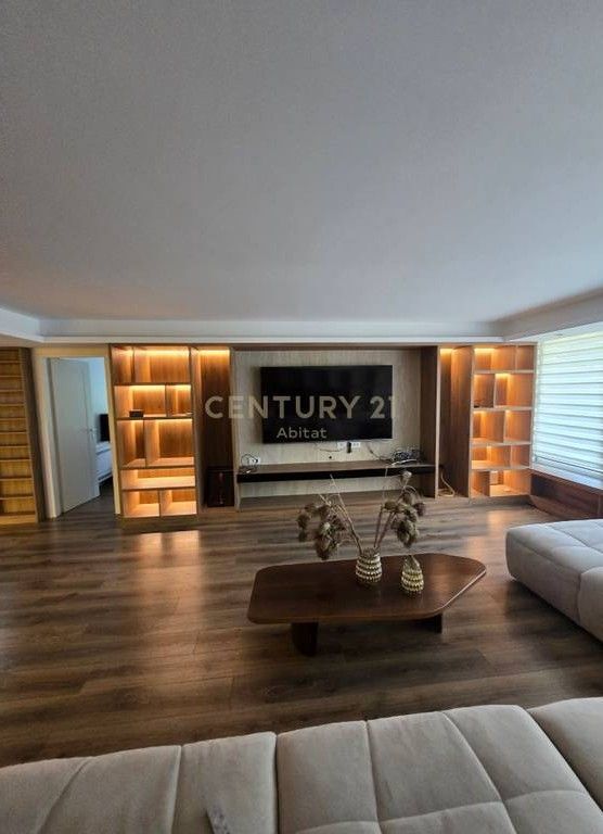 Luxury Villa for Sale in Long Hill Residence – PREMIUM Investment &amp; READY to Live