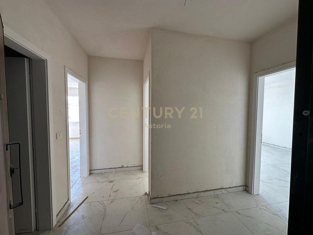 2+1 Apartment for Sale – New Modern Residence in Kamëz