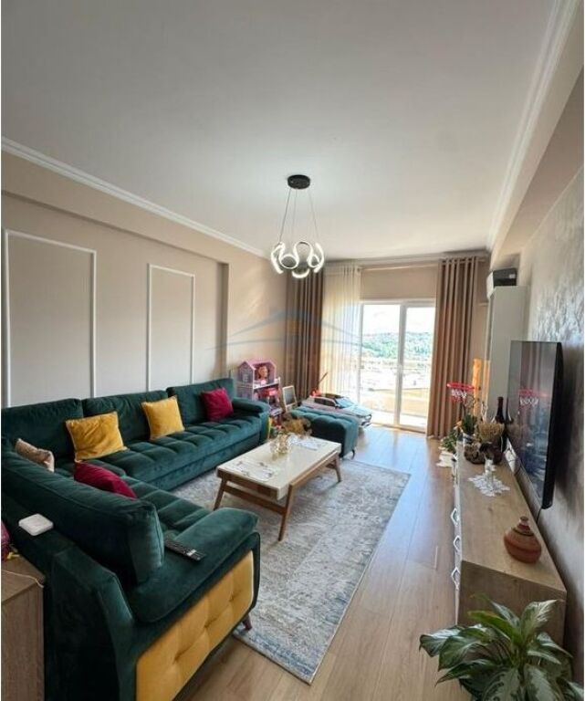 Qera, Apartament 2+1+2 + 2 Poste Parkimi, Liqeni i Thatë ,Tirane .