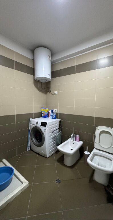 Shitet apartament 2+1+2wc Yzberisht