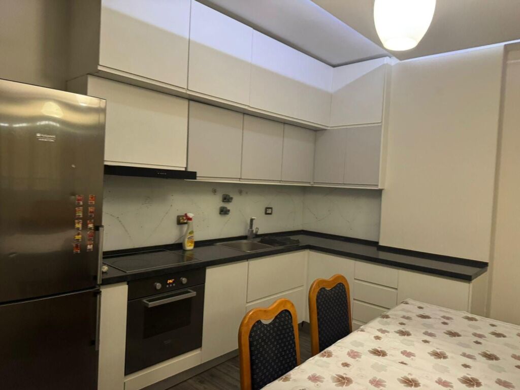 Jepet me qira apartament 2+1