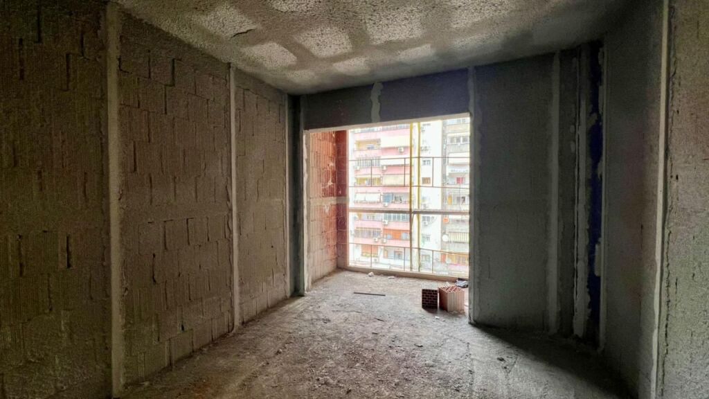 SHITET : 1+1 +1 Post Parkimi🅿️📍Ish Fusha e Aviacionit (Rr.Dritan Hoxha) - 135,000€ - Sp.74m² - Akses i shpejte drejt zonave kryesore🚀