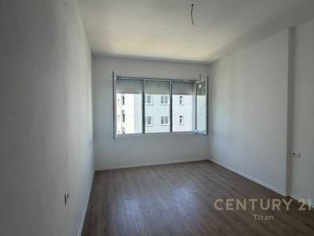 Apartament 2+1+ballkon ne shitje tek White Crown Residence ne Kamez