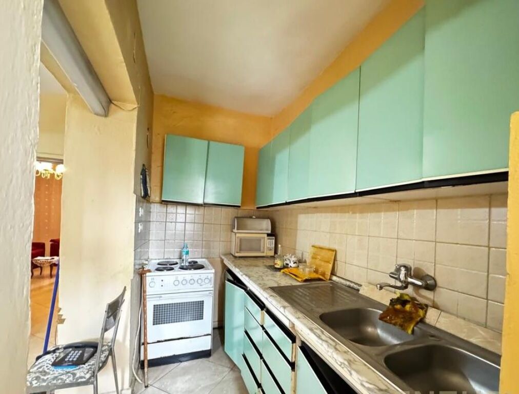 SHITET APARTAMENT 3+1 TEK MOZAIKU I TIRANE