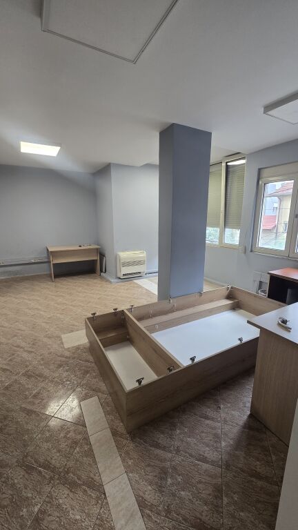 Premises for rent Qemal Stafa street !