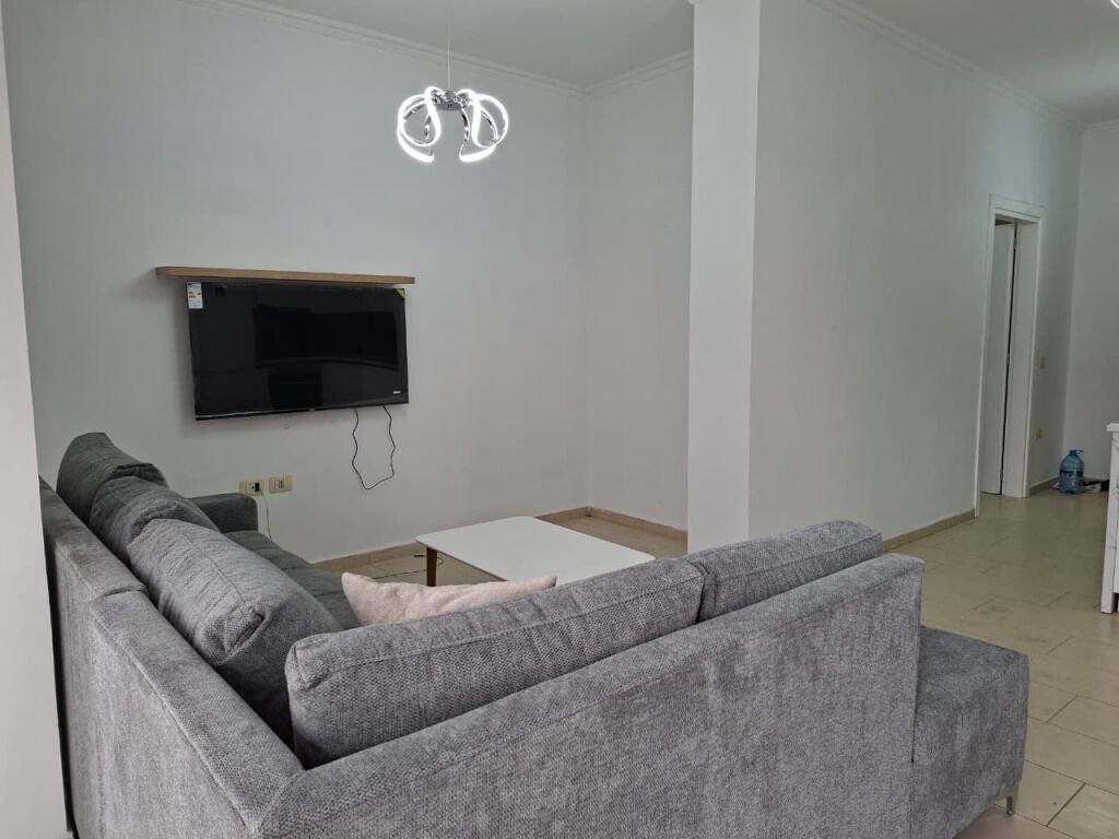 🏠 Me Qera: Super Apt. 1+1 &amp; 1 Bllk (📍Qendër - Rr. Kavajës)🔥 Super vendndodhje || 5 min nga Qendra | 80,000 Lekë / Muaj💶